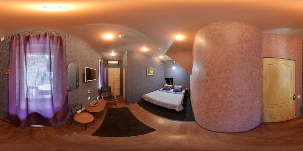 Yellow Unlimited Hotel 4 ハルキウ エクステリア 写真